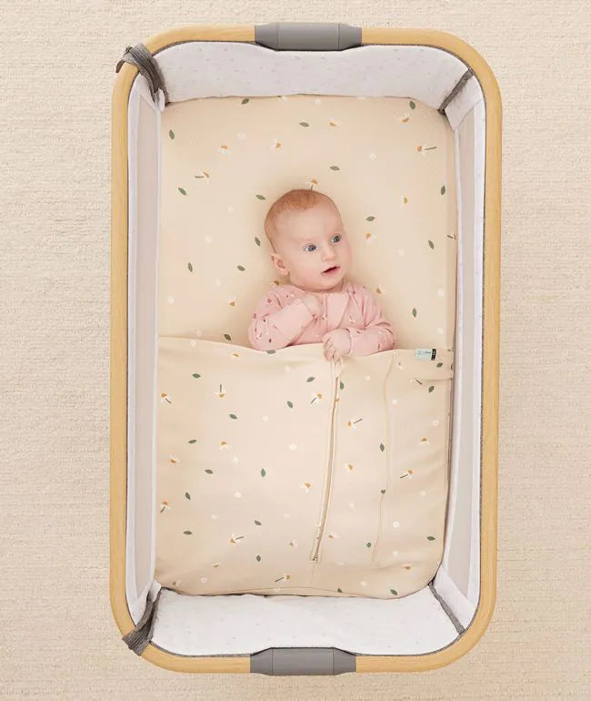 NEW Daisy Sprinkle Baby Tuck Sheet - Cot